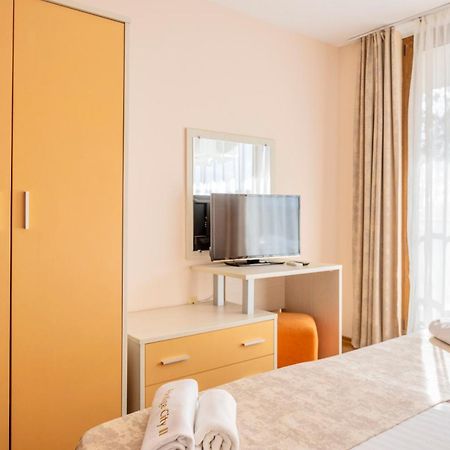 Aparthotel Hotel Prestige City II Primorsko Exterior photo