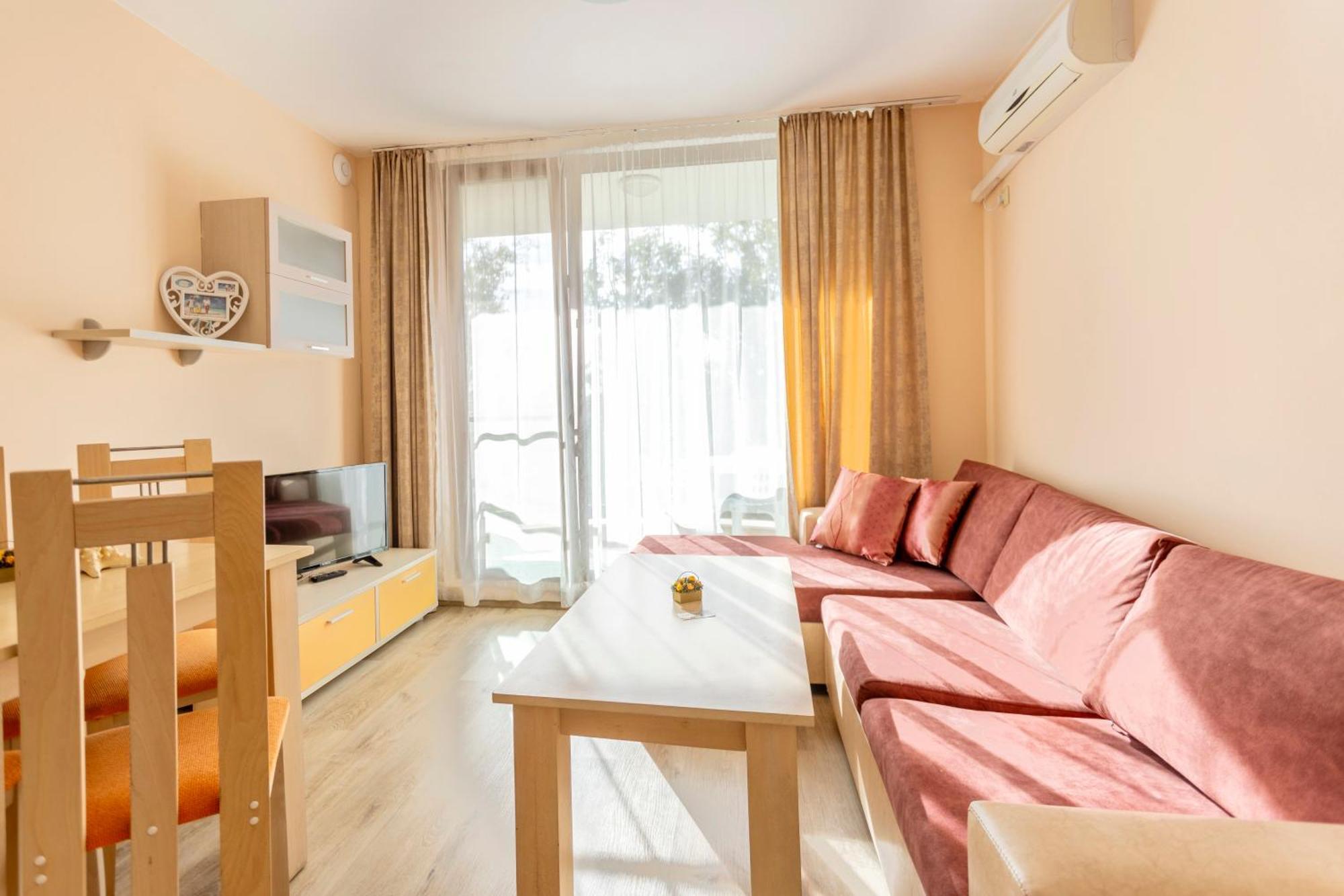 Aparthotel Hotel Prestige City II Primorsko Exterior photo
